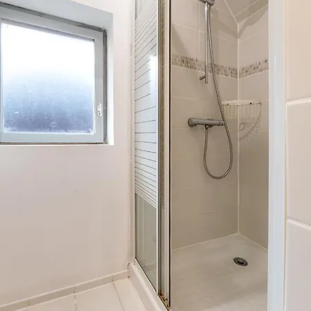 2 Pieces - Centre Apartment *